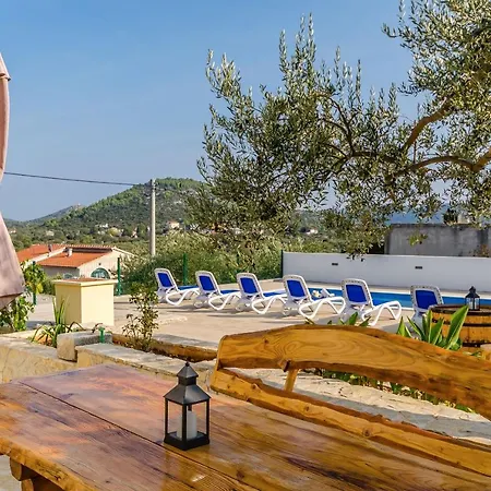 Roko With Pool Holiday home *