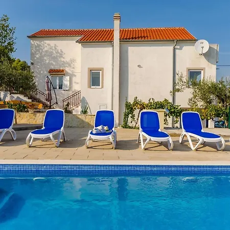Roko With Pool Holiday home *